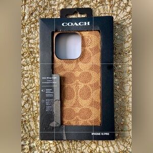 🆕 COACH IPHONE CASE